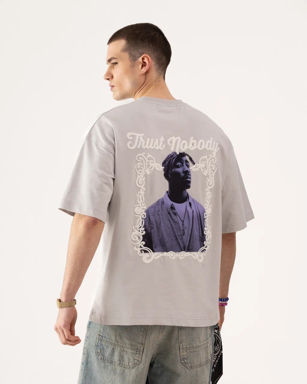 TUPAC TRUST NOBODY