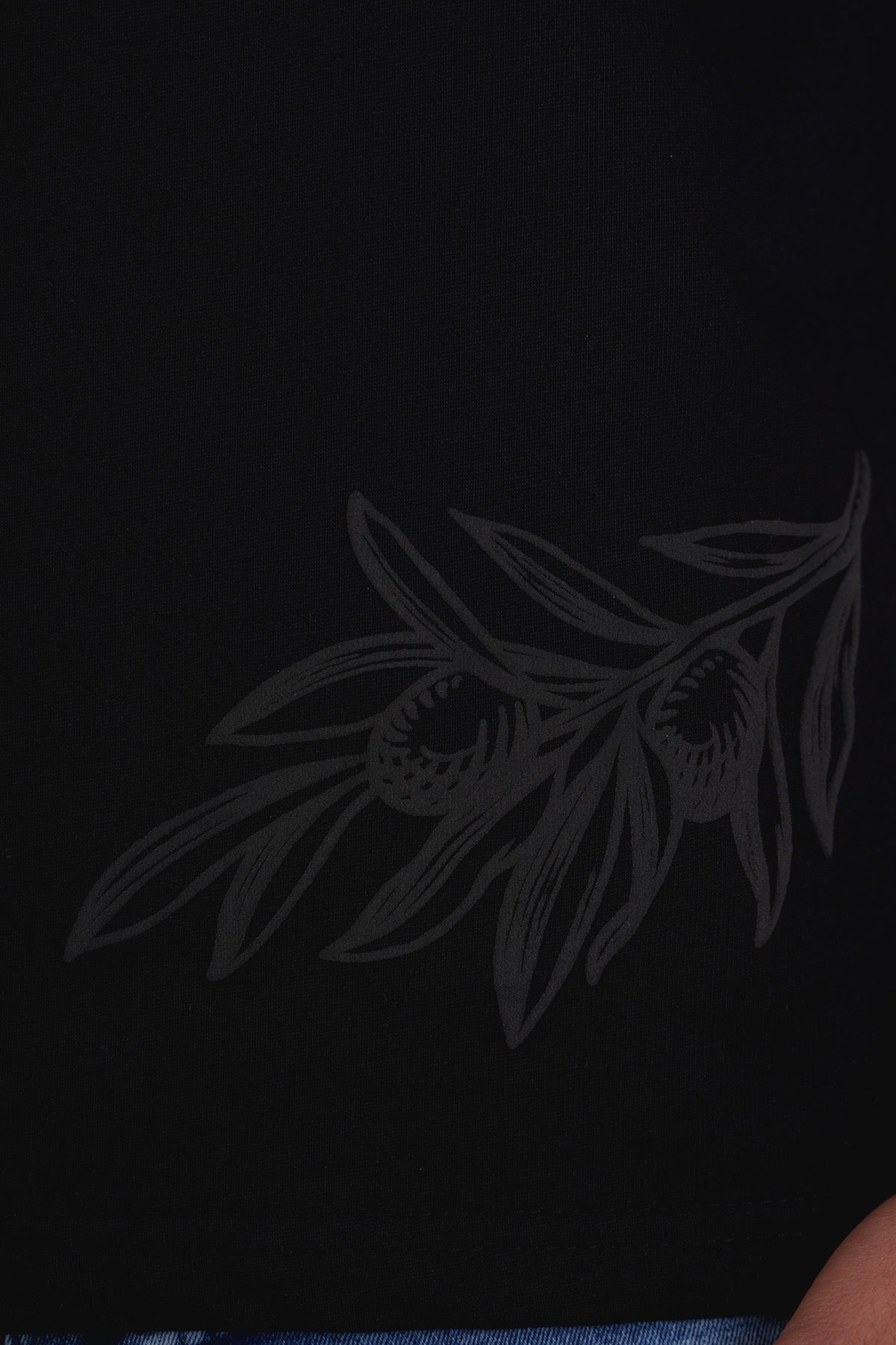 engraved flowers Tee