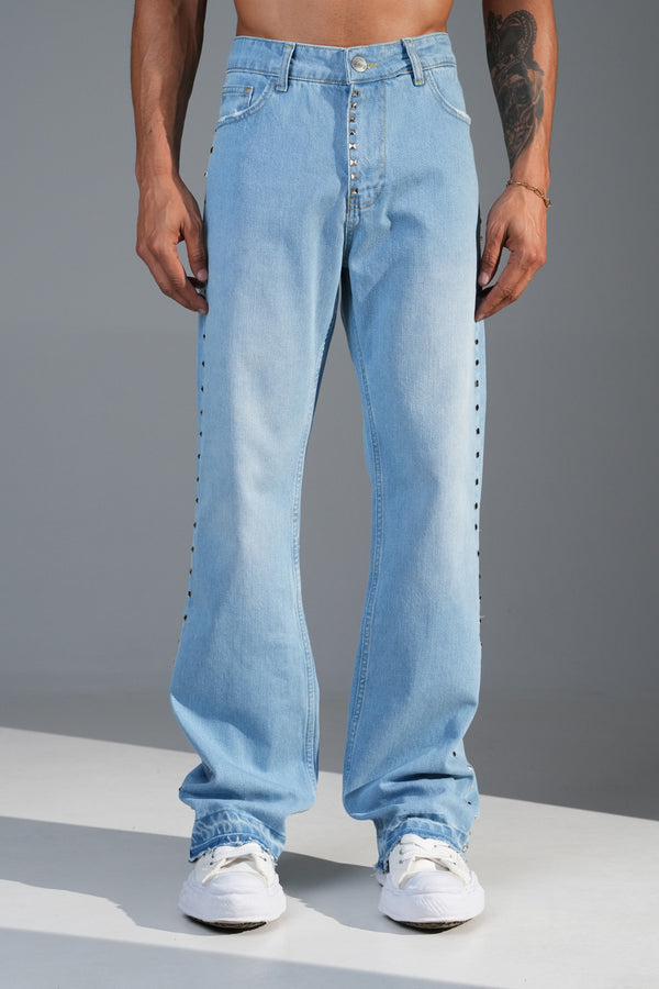 Baggy Jeans mit Nieten